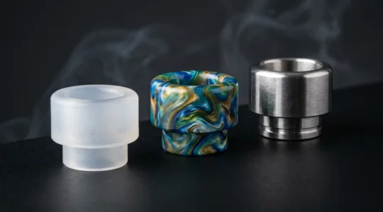 Comparaison de drip-tips en téflon, résine et acier pour cigarette électronique