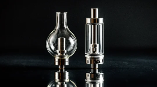 Comparaison entre réservoirs pyrex bulb et droit pour cigarette électronique